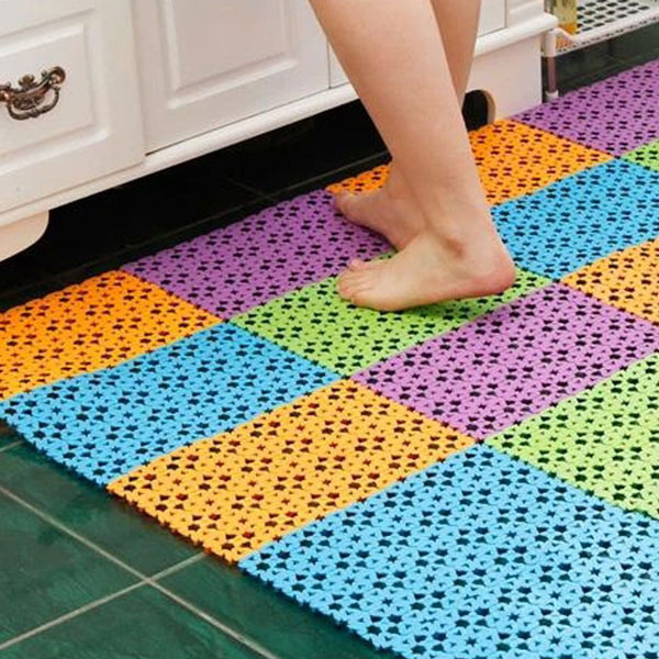 Thảm trải sàn nhà tắm bằng nhựa